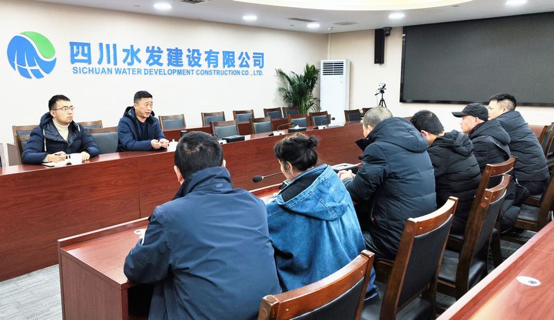 集團相關部門到公司總部開展春節(jié)前車輛安全檢查
